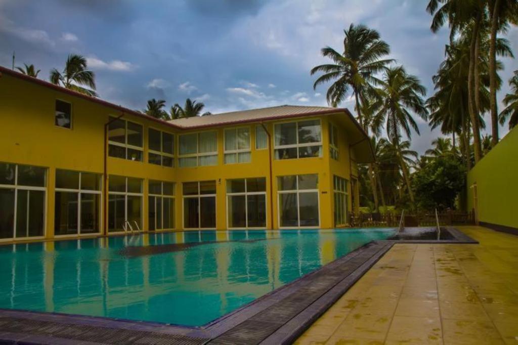 Hotel Villa Viana Marawila Exterior foto
